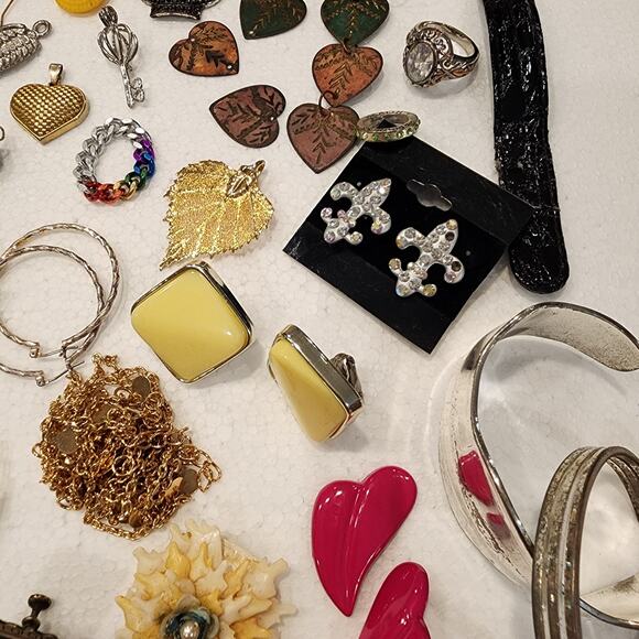 Jewelry Craft Lot 2+ Lbs 60+ Pieces Vintage Modern Wear Repair Upcycle AS IS - Picture 11 of 15